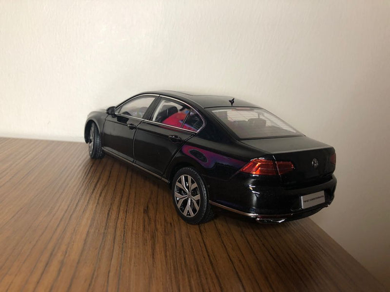 1/18 Paudi Volkswagen Passat 2016