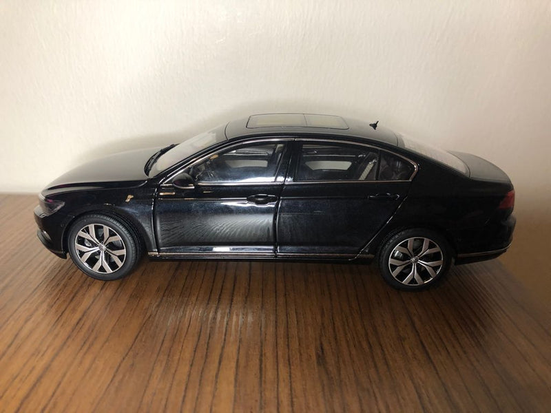 1/18 Paudi Volkswagen Passat 2016