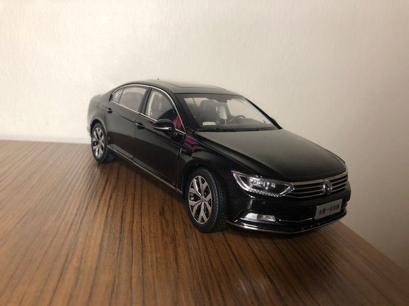 1/18 Paudi Volkswagen Passat 2016