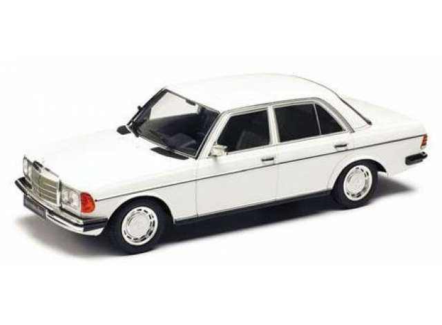 1975 Mercedes Benz 230E W123, white