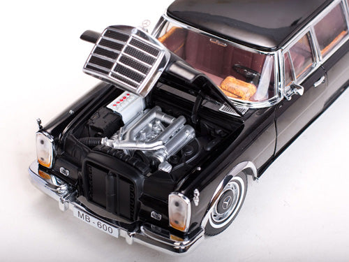 1/18 1966 Mercedes Benz 600 Pullman